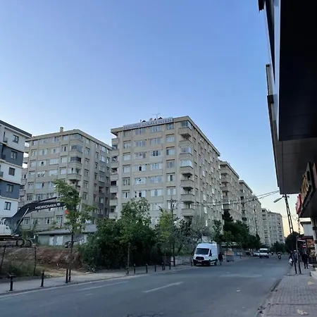 Site Icerisinde Ozel Asansorlu Konukevi *